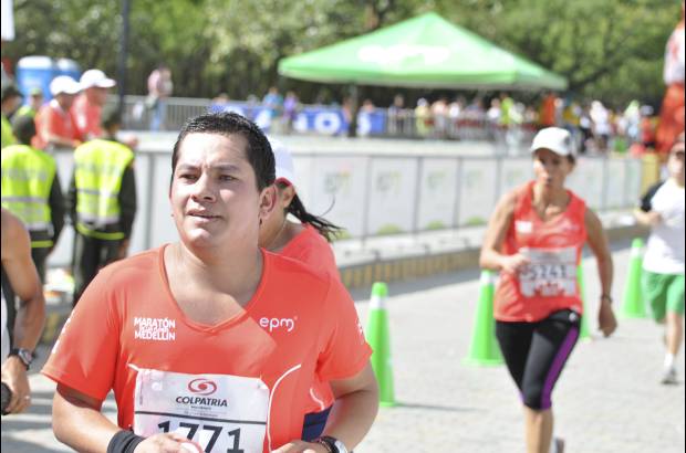 Esteban Jaramillo y Sebasti&#225;n Salazar - M&#225;s de 10 mil competidores se dieron cita en esta hist&#243;rica cita deportiva que se corr&#237;a en las modalidades de 5, 10, 21 y 42 kil&#243;metros.