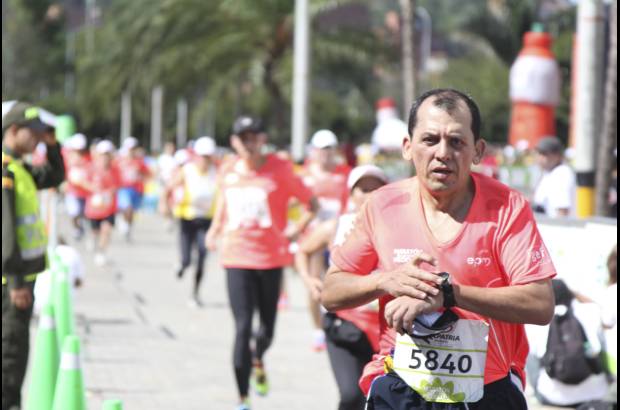 Esteban Jaramillo y Sebasti&#225;n Salazar - M&#225;s de 10 mil competidores se dieron cita en esta hist&#243;rica cita deportiva que se corr&#237;a en las modalidades de 5, 10, 21 y 42 kil&#243;metros.