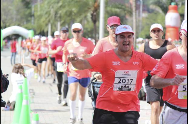 Esteban Jaramillo y Sebasti&#225;n Salazar - M&#225;s de 10 mil competidores se dieron cita en esta hist&#243;rica cita deportiva que se corr&#237;a en las modalidades de 5, 10, 21 y 42 kil&#243;metros.