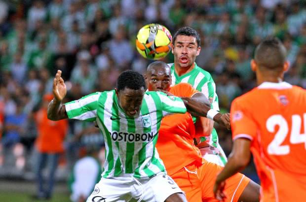Por Juan Antonio Sánchez - El gol de Fabio Burbano, a los tres minutos, ilusionó a los naranjas que en el primer tiempo dominaron y merecieron una ventaja mayor, pues Néider Morantes, en un tiro libre, estrelló el balón en el horizontal.