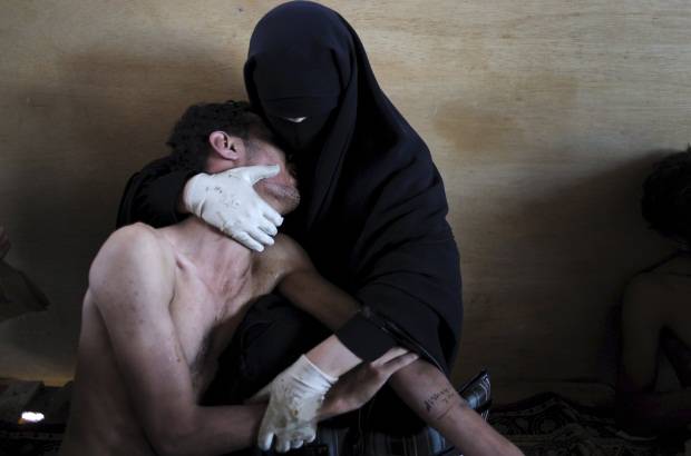 Reuters - El espa&#241;ol Samuel Aranda del The New York Times fue el ganador con la Foto del A&#241;o de World Press por una imagen de las protestas en Yemen.