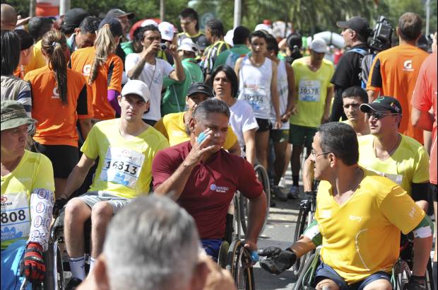 Esteban Jaramillo y Sebastián Salazar - Más de 10 mil competidores se dieron cita en esta histórica cita deportiva que se corría en las modalidades de 5, 10, 21 y 42 kilómetros