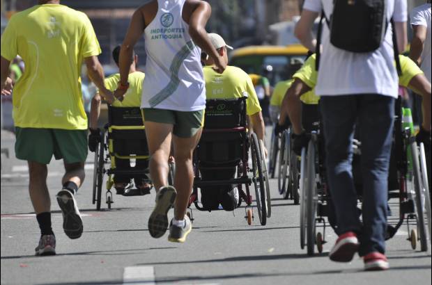 Esteban Jaramillo y Sebastián Salazar - Más de 10 mil competidores se dieron cita en esta histórica cita deportiva que se corría en las modalidades de 5, 10, 21 y 42 kilómetros