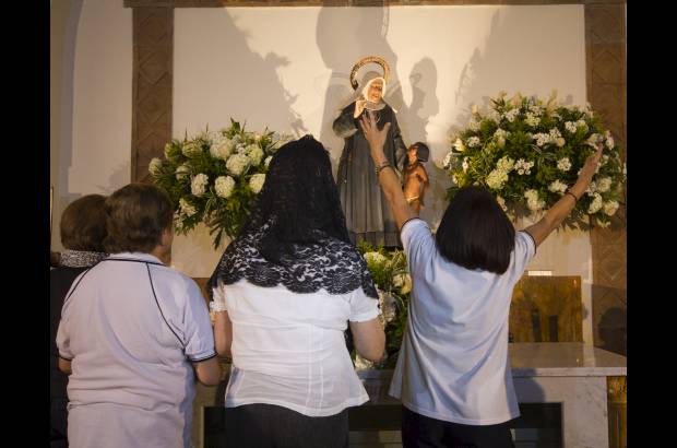Edwin Bustamante - El 20 de diciembre de 2012, el Papa Benedicto XVI dio a conocer la canonizaci&#243;n de Santa Laura.