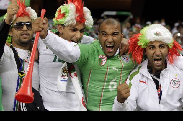 AP - Argelia, que se había visto nerviosa en la derrota 1-0 frente a Eslovenia en su debut, justificó el empate y hubo largos pasajes en los que pareció el más brillante de los dos equipos.