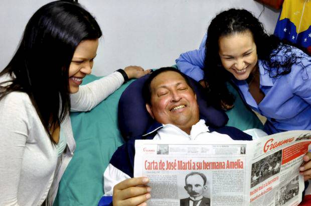 Reuters - El Gobierno de Venezuela difundi&#243; las primeras im&#225;genes del presidente Hugo Ch&#225;vez desde que hace m&#225;s de dos meses fue operado de c&#225;ncer.