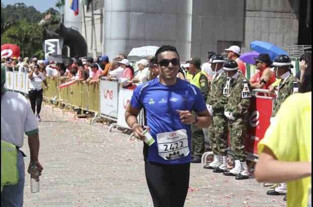 Esteban Jaramillo y Sebastián Salazar - Más de 10 mil competidores se dieron cita en esta histórica cita deportiva que se corría en las modalidades de 5, 10, 21 y 42 kilómetros.