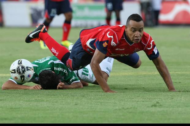 Juan Antonio S&#225;nchez - El Independiente Medell&#237;n gole&#243; 3-0 a Cali en el estadio Atanasio Girardot.