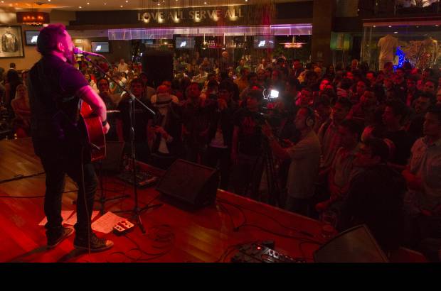 Fotos Edwin Bustamante Restrepo - Monte Pittman, el guitarrista de Madonna, se present&#243; en la noche del martes 27 de noviembre en Hard Rock Medell&#237;n. As&#237; estuvo la velada en im&#225;genes.