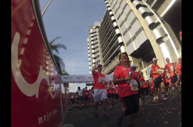 Esteban Jaramillo y Sebastián Salazar - Más de 10 mil competidores se dieron cita en esta histórica cita deportiva que se corría en las modalidades de 5, 10, 21 y 42 kilómetros.