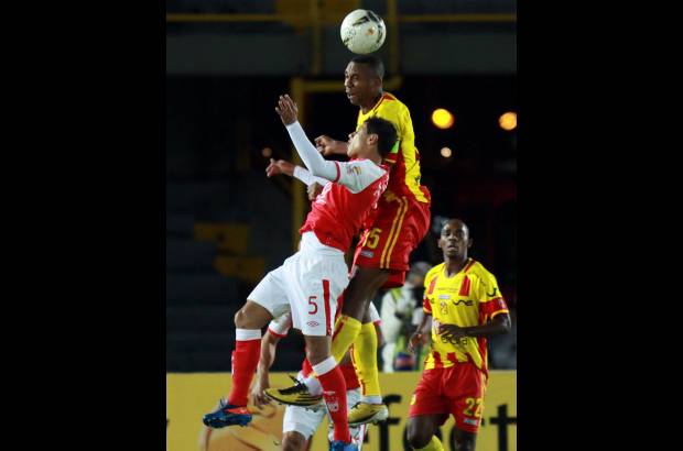 Colprensa - Santa Fe y Pereira igualaron sin goles en El Camp&#237;n.