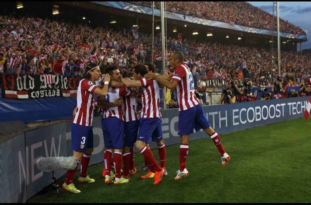 Reuters - La victoria en un estadio Vicente Calder&#243;n abarrotado y con un ambiente el&#233;ctrico se produjo tras el empate 1-1 en Barcelona la semana pasada, y evit&#243; que el conjunto catal&#225;n sumara su s&#233;ptima presencia consecutiva en semifinales de la Liga.
