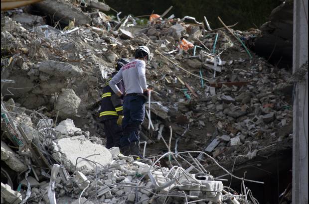 Esteban Vanegas - La esperanza de encontrar a los tres trabajadores que contin&#250;an desaparecidos se centra en lo m&#225;s profundo del edificio, el s&#243;tano 4.