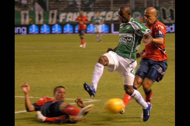 Colprensa - Medellín y Cali empataron 0-0 en su duelo en la Sultana del Valle.