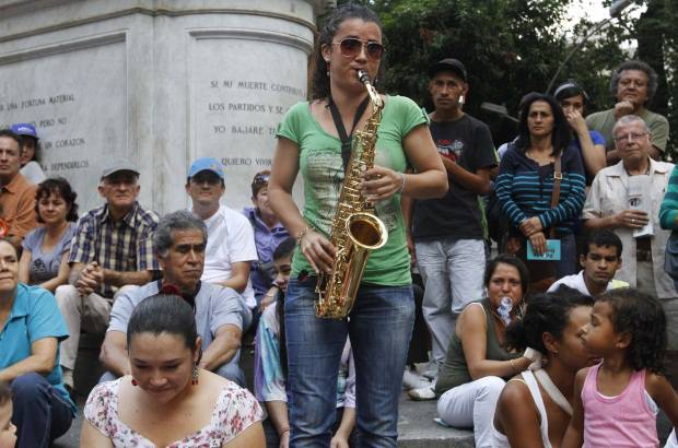- Cientos de personas llegaron a disfrutar de la presentación de la Red de Escuelas de Música que, por primera vez, tuvo el privilegio de realizar este concierto.