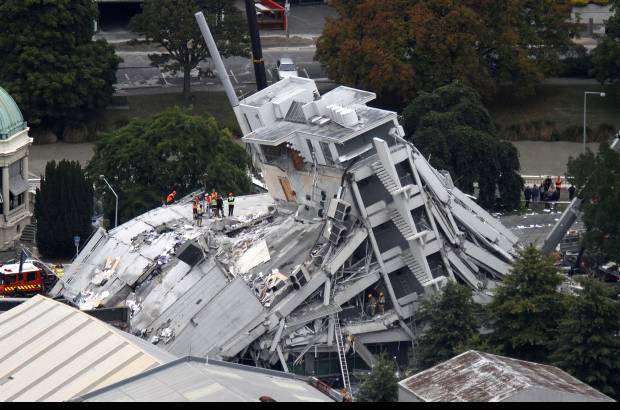 AP - Un fuerte sismo de 6,3 grados en la escala de Richter sacudi&#243; la ciudad de Christchurch, Nueva Zelanda.