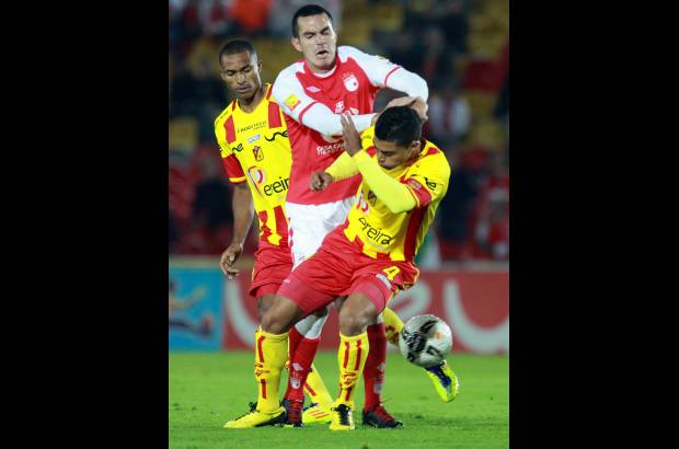Colprensa - Santa Fe y Pereira igualaron sin goles en El Camp&#237;n.