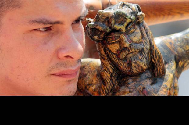 Manuel Saldarriaga - Los jóvenes también asisten a las procesiones de la Semana Santa en Medellín.