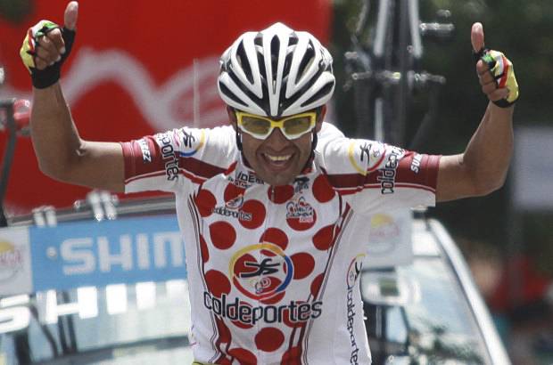 Colprensa - El ciclista Fernando Camargo, de Loter&#237;a-Indeportes Boyac&#225;, levant&#243; los brazos en la meta de Manizales y se adjudic&#243; la novena etapa de la Vuelta a Colombia con un tiempo de 2 horas, 57 minutos y 39 segundos.
