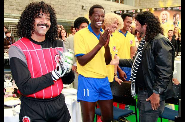 Colprensa - En la presentaci&#243;n, los cuatro protagonistas reales, Asprilla, Valderrama, Rinc&#243;n e Higuita se hicieron presentes y disfrutaron del primer cap&#237;tulo de la serie.