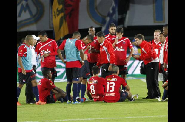 Hern&#225;n Vanegas - Millonarios alcanz&#243; la estrella 14 al superar en la gran final de la Liga Postob&#243;n II-2012 al Independiente Medell&#237;n. Dram&#225;tica definici&#243;n desde los penaltis despu&#233;s de empatar 0-0 en la ida y 1-1 este domingo.