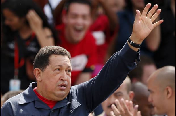 Reuters - Ch&#225;vez estuvo acompa&#241;ado por sus hijas Rosa y Mar&#237;a Gabriela, as&#237; como de sus nietos.