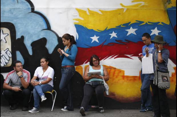 Reuters - Los candidatos más fuertes en las encuestas son el actual mandatario, Hugo Chávez y el líder opositor Henrique Capriles.