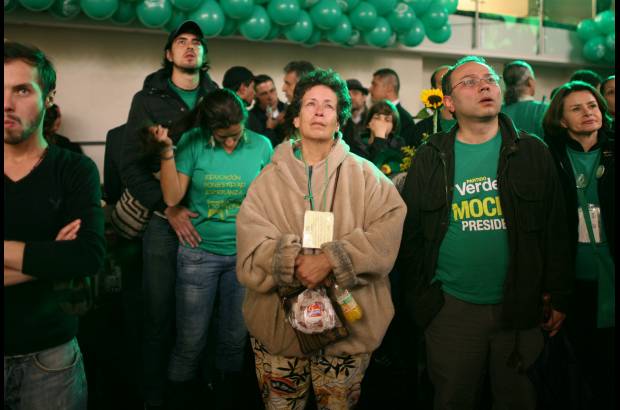 AP - Mockus, quien se convirti&#243; en un fen&#243;meno pol&#237;tico en cuesti&#243;n de dos meses y lider&#243; las encuestas hasta antes de la primera vuelta electoral, asegur&#243; que realizar&#225; control pol&#237;tico al Gobierno de Santos.