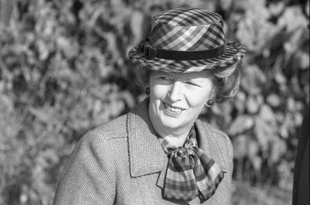 Reuters - Nacida el 13 de octubre de 1925 en Grantham (norte de Inglaterra), la política "tory" procedía de una familia de modestos recursos pues su padre había sido propietario de dos tiendas de comestibles.