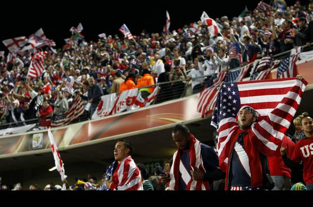AP - La alegr&#237;a en las tribunas del estadio.