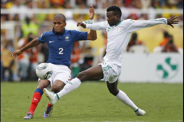 Reuters - Tampoco fue que Francia adopt&#243; un esquema mezquino, ya que tambi&#233;n cre&#243; jugadas de peligro con el circuito de ataque formado por Lacazette, Clement Grennier y Cedric Bakumbu.