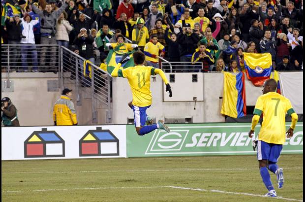 Reuters - Neymar, quien desperdici&#243; un penalti, marc&#243; el empate para Brasil.