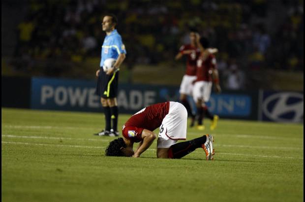 Colprensa - Uno de los jugadores de Egipto se lamenta al finalizar el primer tiempo.