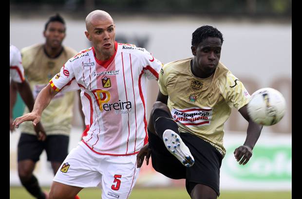 Róbinson Sáenz - Itagüí derrotó con un solitario gol de Lionard Pajoy a Pereira 1-0.