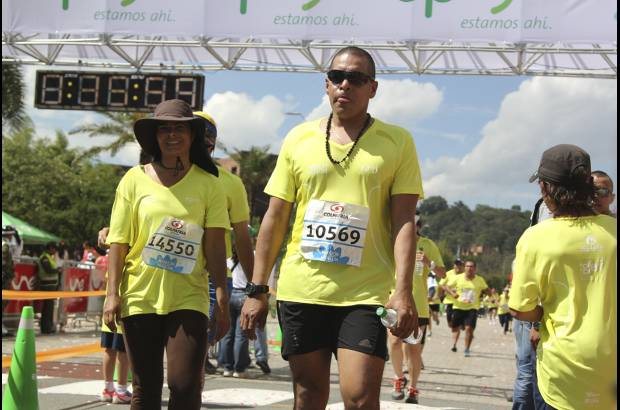 Esteban Jaramillo y Sebastián Salazar - Más de 10 mil competidores se dieron cita en esta histórica cita deportiva que se corría en las modalidades de 5, 10, 21 y 42 kilómetros.