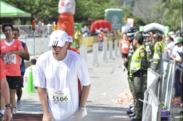 Esteban Jaramillo y Sebasti&#225;n Salazar - M&#225;s de 10 mil competidores se dieron cita en esta hist&#243;rica cita deportiva que se corr&#237;a en las modalidades de 5, 10, 21 y 42 kil&#243;metros.