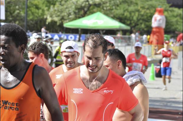 Esteban Jaramillo y Sebasti&#225;n Salazar - M&#225;s de 10 mil competidores se dieron cita en esta hist&#243;rica cita deportiva que se corr&#237;a en las modalidades de 5, 10, 21 y 42 kil&#243;metros.