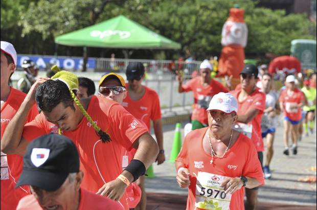 Esteban Jaramillo y Sebasti&#225;n Salazar - M&#225;s de 10 mil competidores se dieron cita en esta hist&#243;rica cita deportiva que se corr&#237;a en las modalidades de 5, 10, 21 y 42 kil&#243;metros.