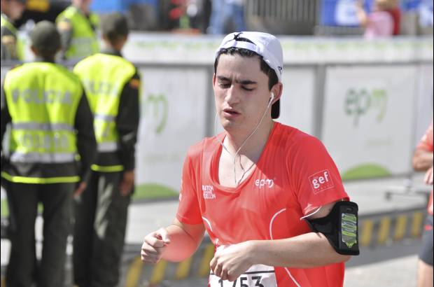 Esteban Jaramillo y Sebasti&#225;n Salazar - M&#225;s de 10 mil competidores se dieron cita en esta hist&#243;rica cita deportiva que se corr&#237;a en las modalidades de 5, 10, 21 y 42 kil&#243;metros.