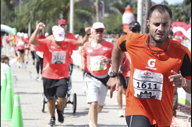 Esteban Jaramillo y Sebasti&#225;n Salazar - M&#225;s de 10 mil competidores se dieron cita en esta hist&#243;rica cita deportiva que se corr&#237;a en las modalidades de 5, 10, 21 y 42 kil&#243;metros.