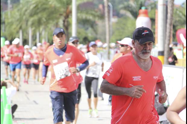 Esteban Jaramillo y Sebasti&#225;n Salazar - M&#225;s de 10 mil competidores se dieron cita en esta hist&#243;rica cita deportiva que se corr&#237;a en las modalidades de 5, 10, 21 y 42 kil&#243;metros.