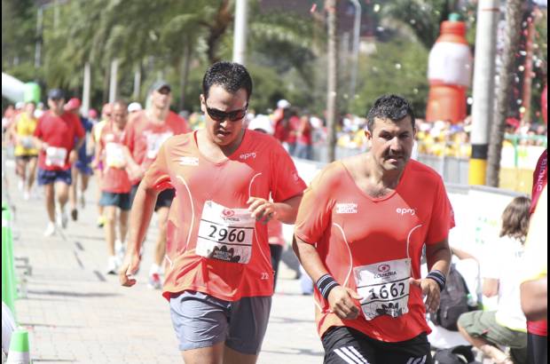 Esteban Jaramillo y Sebasti&#225;n Salazar - M&#225;s de 10 mil competidores se dieron cita en esta hist&#243;rica cita deportiva que se corr&#237;a en las modalidades de 5, 10, 21 y 42 kil&#243;metros.