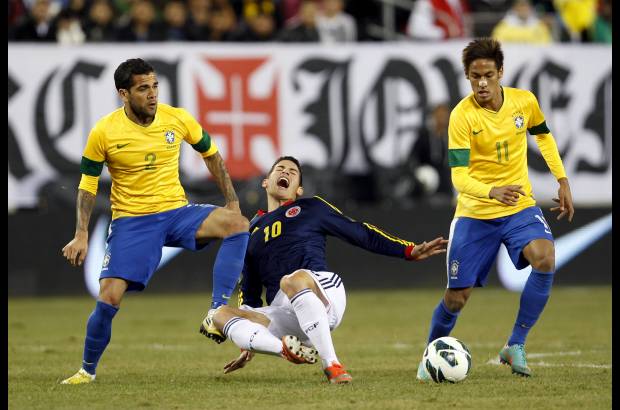 Reuters - Aunque Brasil fall&#243; un penalti, injustamente marcado por el &#225;rbitro del encuentro, el estadounidense Matt Geiger, al minuto 80, cuando el delantero Neymar mand&#243; a las nubes el bal&#243;n, Colombia dio toda una lecci&#243;n de buen f&#250;tbol y la igualdad fue merecida.