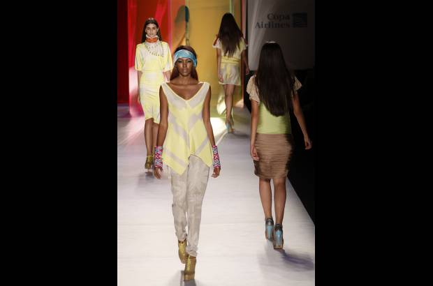 Edwin Bustamante - Pepa Pombo by M&#243;nica Holgu&#237;n presentaron su colecci&#243;n Primavera - Verano 2012.