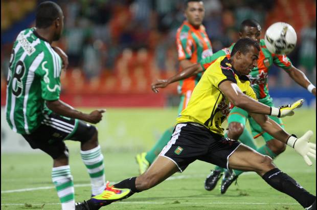 Hernán Vanegas - Dorlan Pabón tuvo un par de oportunidades que al final no supo capitalizar ante el portero naranja, Carlos Barahona. Al final 3-1 a favor para el actual campeón de la Liga Postobón.