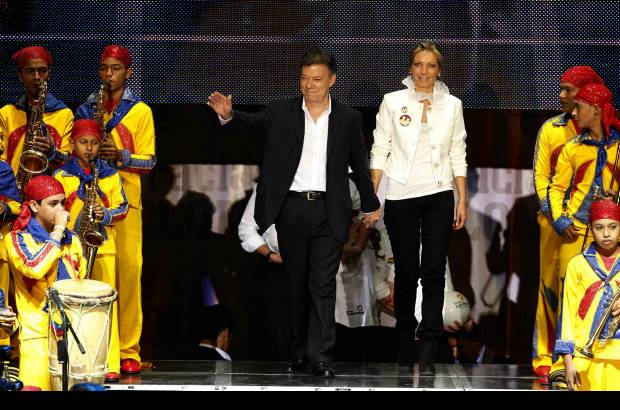 Reuters - Santos aseguró que desde el Gobierno "se trabajará de la mano con los países vecinos para desarrollar una agenda conjunta de cooperación e integración en todos los frentes".