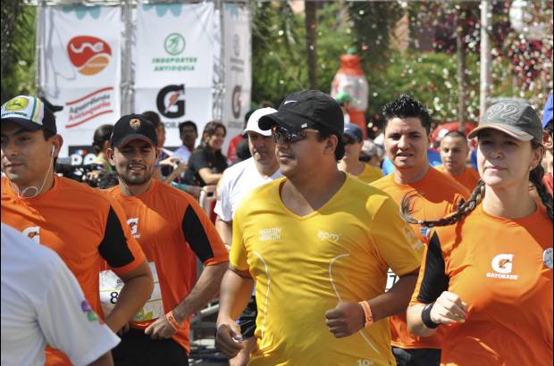 Esteban Jaramillo y Sebastián Salazar - Más de 10 mil competidores se dieron cita en esta histórica cita deportiva que se corría en las modalidades de 5, 10, 21 y 42 kilómetros