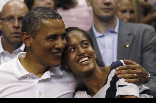 Reuters - El presidente Obama con su hija Malia, quien se divurti&#243; mucho con la situaci&#243;n.