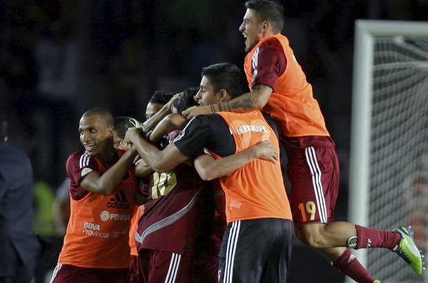 AP - Venezuela por su parte sum&#243; 15 puntos y ascendi&#243; al cuarto puesto que comparte con la selecci&#243;n chilena. Hasta ahora clasifica por repechaje.