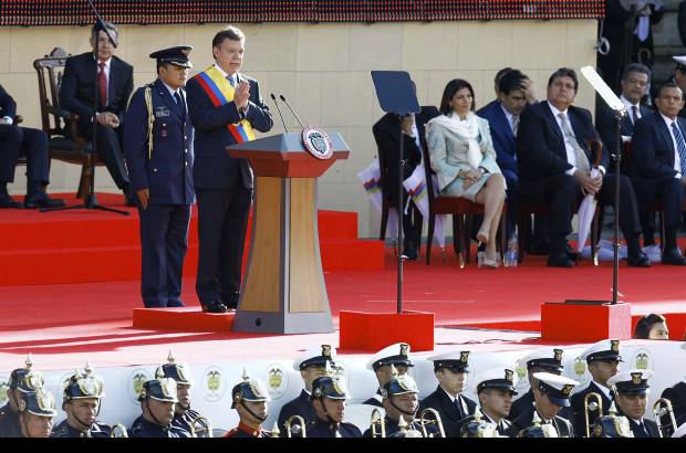 Reuters - El presidente Santos indic&#243; que buscar&#225; que los artistas, los deportistas y los ciudadanos en general, se convertir&#225;n en s&#237;mbolos de superaci&#243;n.